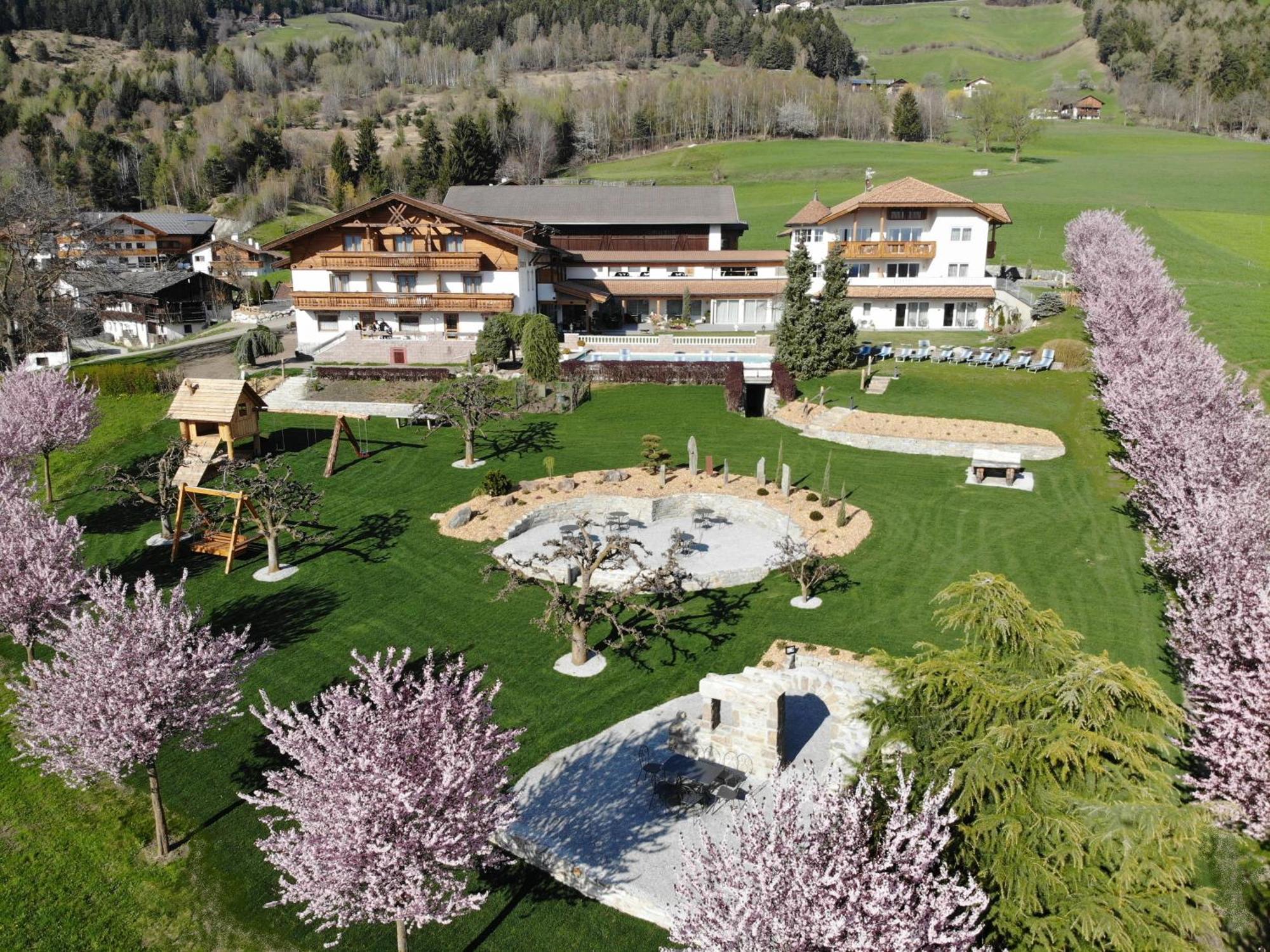 Hotel Nussbaumerhof *** Роденго Екстериор снимка