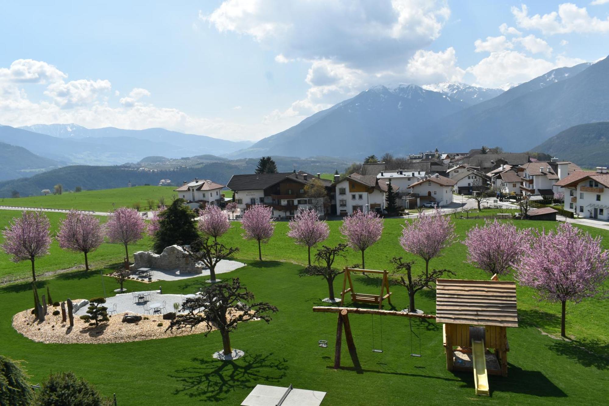 Hotel Nussbaumerhof *** Роденго Екстериор снимка